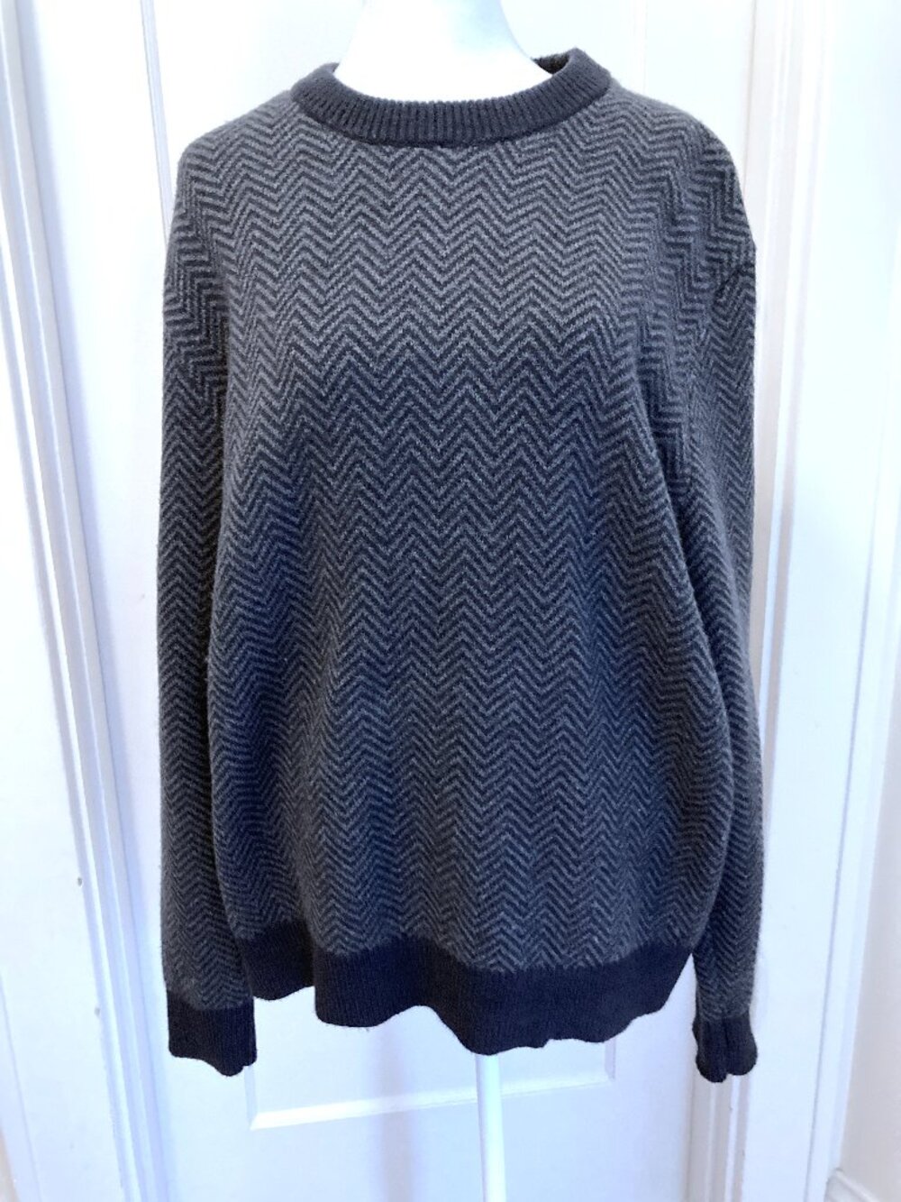 Men's Banana Republic Cozy Herringbone Knit Sweater L • Blue Gray • Crew Neck